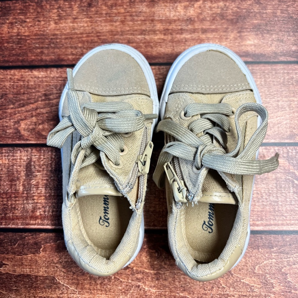 Tommy Bahama Kids Tan Sneakers